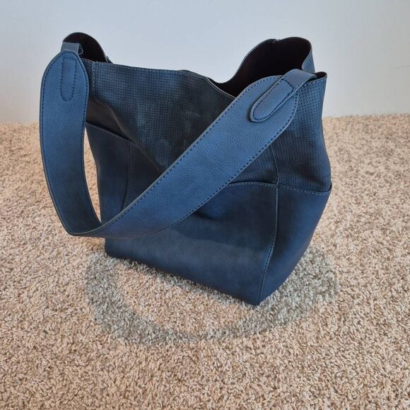 ANTHROPOLOGIE SHOULDER BAG M/L BLUE VEGAN LEATHER EXTERIOR POCKETS - Picture 1 of 6